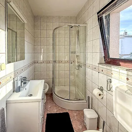 Appartamento Rosic-1 By Interhome *